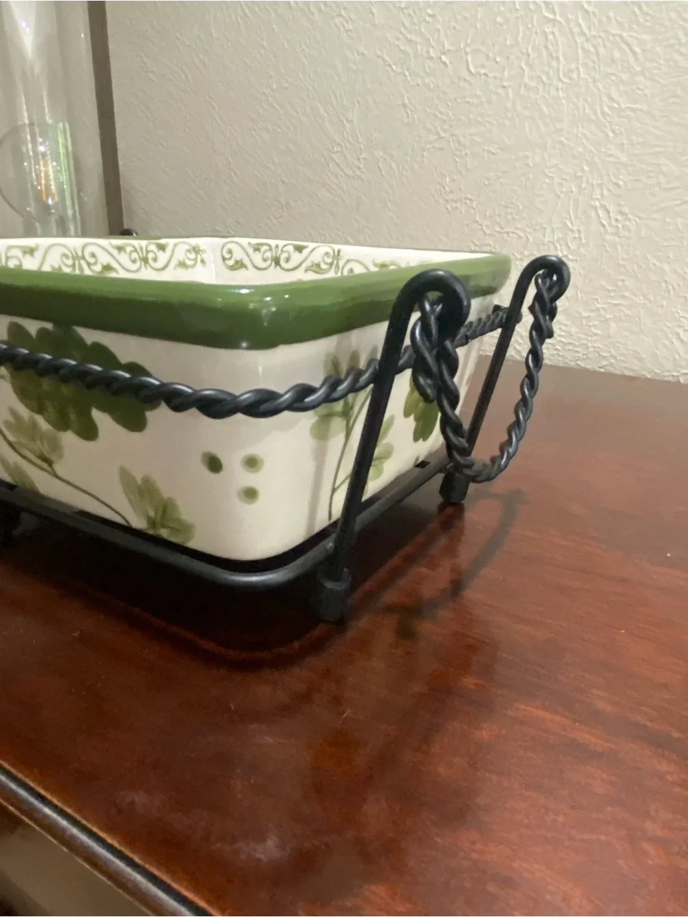 Temptations by Tara, Vineyard Green Square Baker W/ Black Wire Serving Rack 1 QT